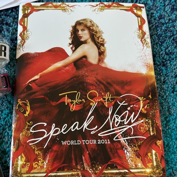 TAYLOR SWIFT Lot Programs Blanket VIP Cards Bracelets Bag Red Fearless Speak Now - Picture 6 of 13